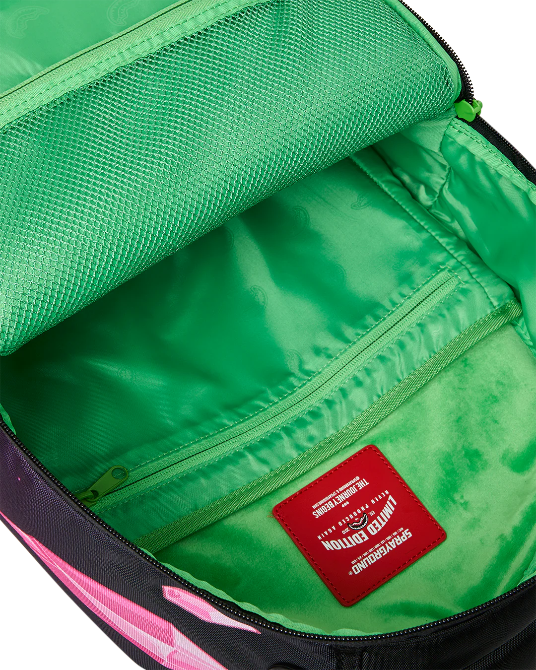 Sprayground Kalaxian Crystal Shark Backoack